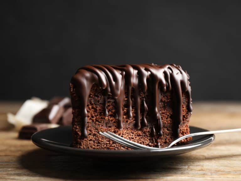 Does Chocolate Fudge Frosting Need To Be Refrigerated?