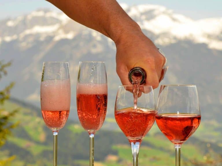 Should Rosé Wine Be Chilled Before Serving?