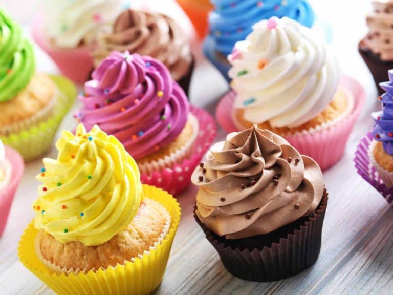 How to Store Cupcakes With Frosting: Buttercream, Whipped, Royal Icing, Ganache