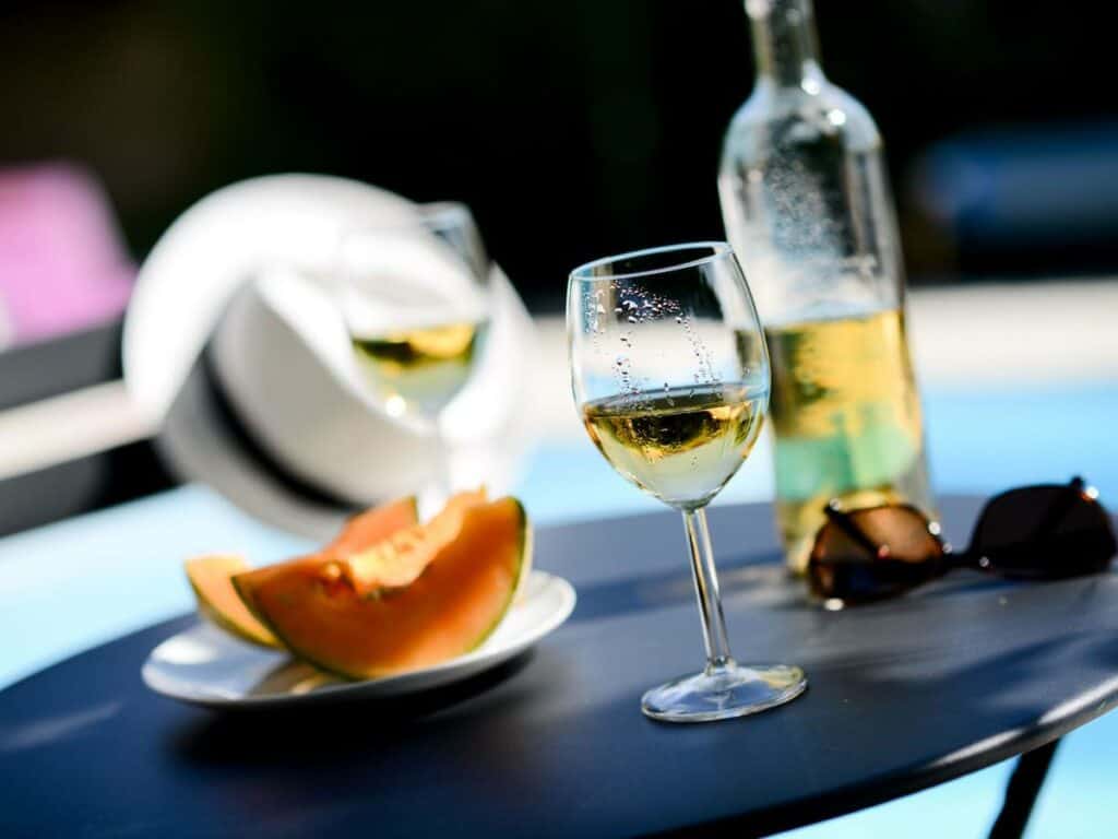 white wine with fruits